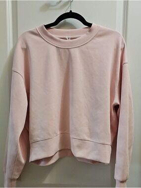 319. Lululemon Soft Streme Pullover Sweatshirt